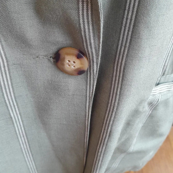 Moods by Krizia Blazer and Short Set - Picture 4 of 9